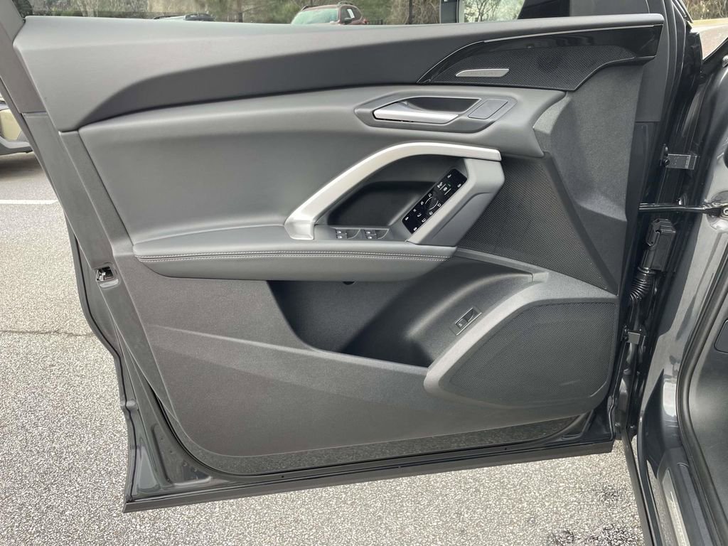 Used 2025 Audi Q5 Premium Plus image 16