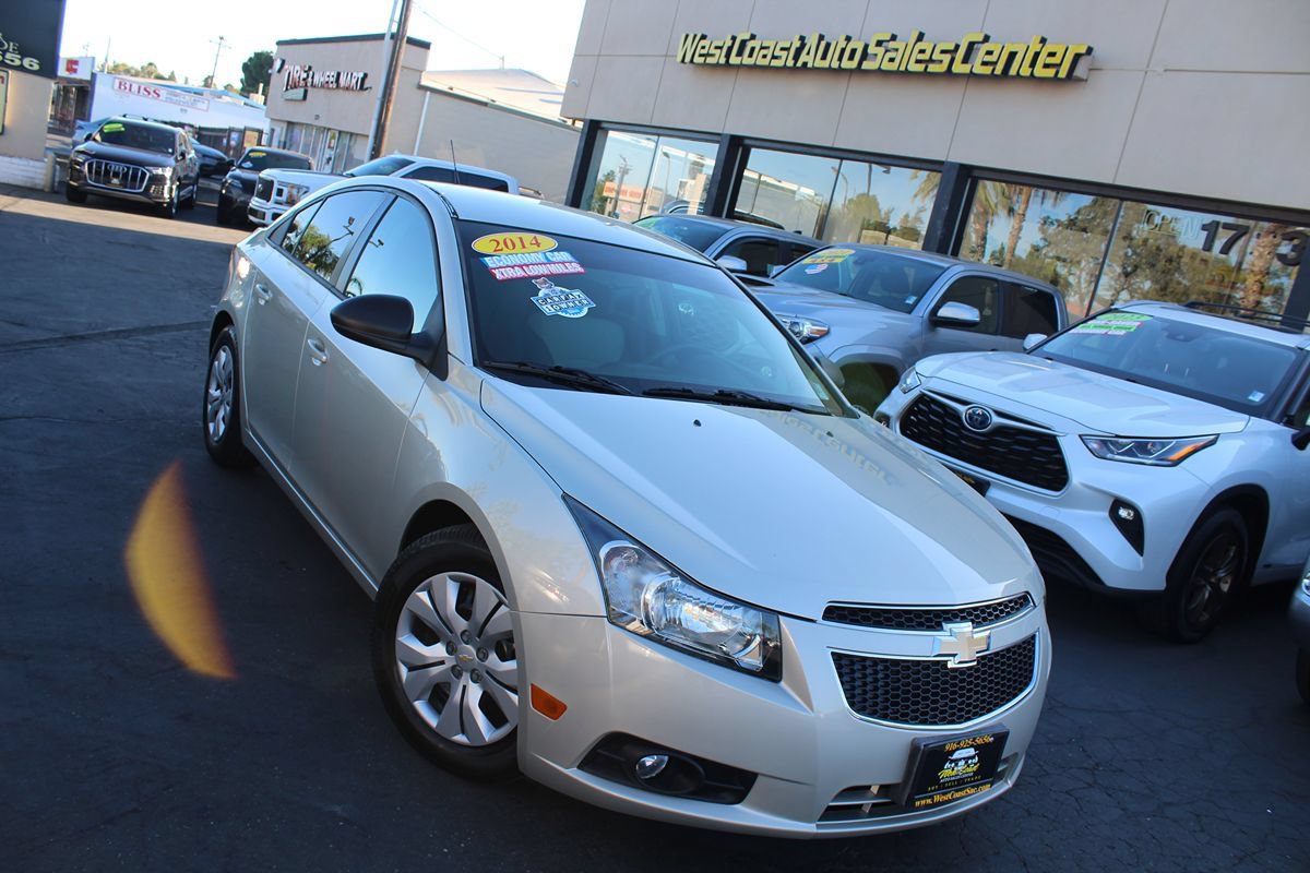 Used 2014 Chevrolet Cruze LS FWD image 30
