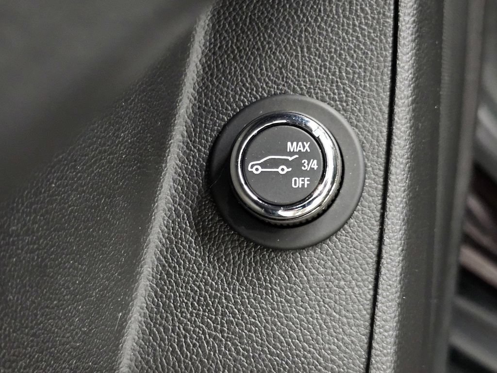 Used 2022 Chevrolet Traverse LT FWD image 34