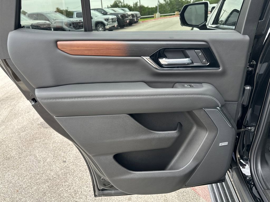 New 2026 GMC Yukon Denali w/ Denali Reserve Package RWD image 38