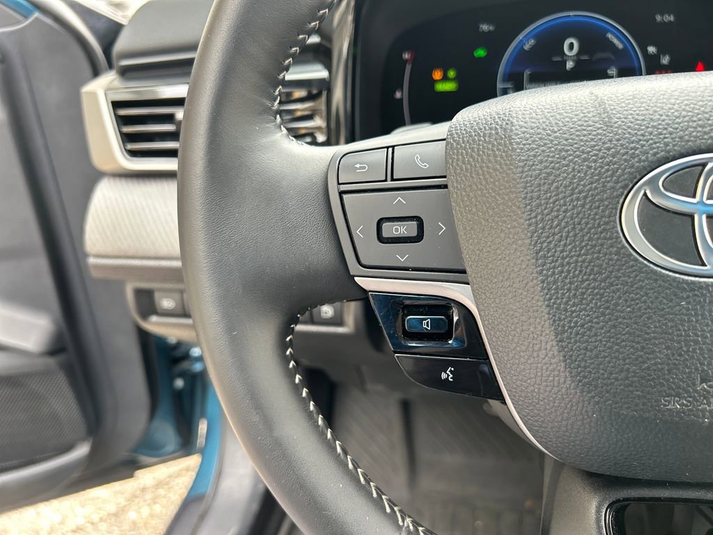 Used 2025 Toyota Camry SE w/ Convenience Package FWD image 20