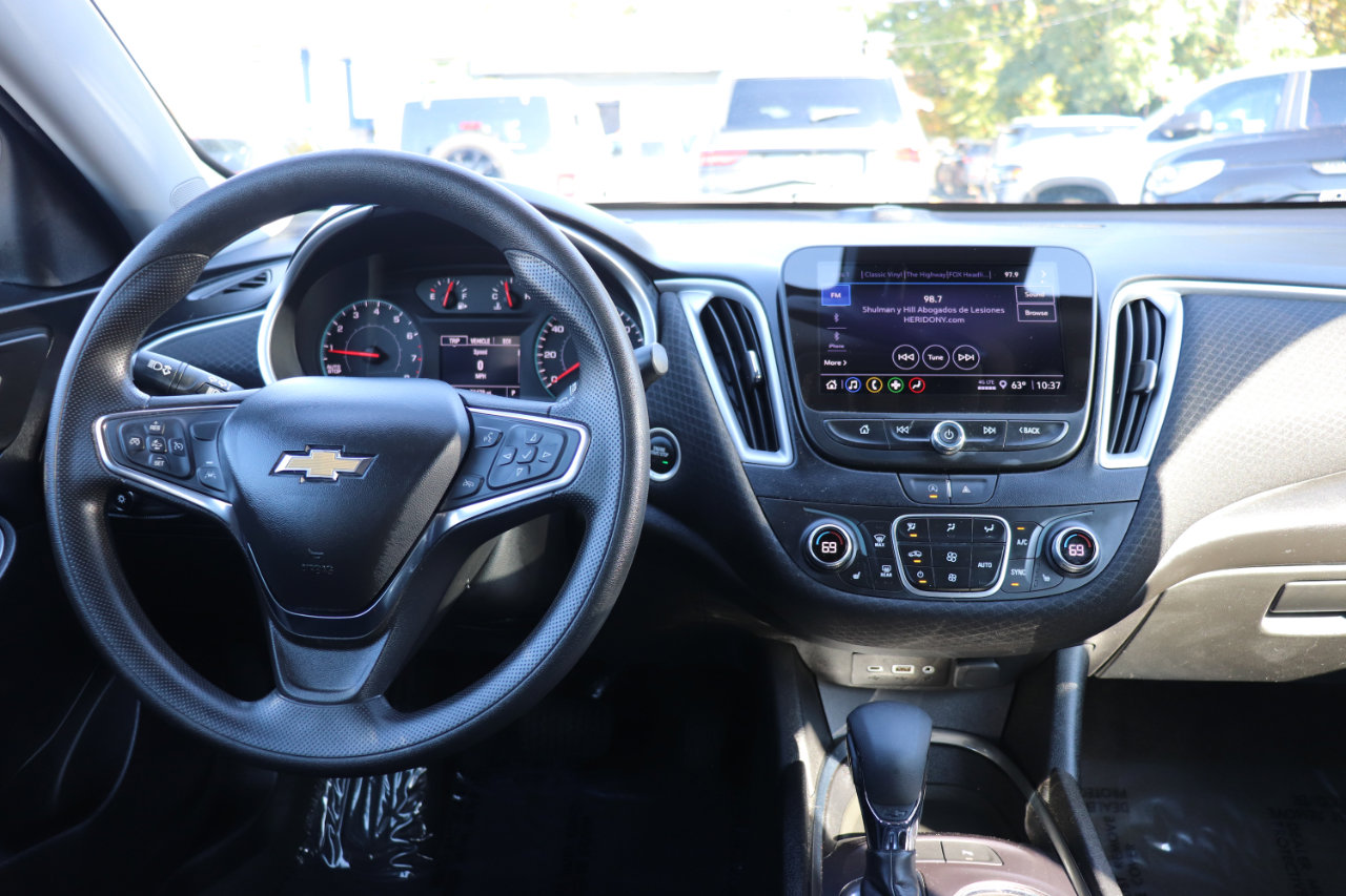 Used 2024 Chevrolet Malibu LT image 17