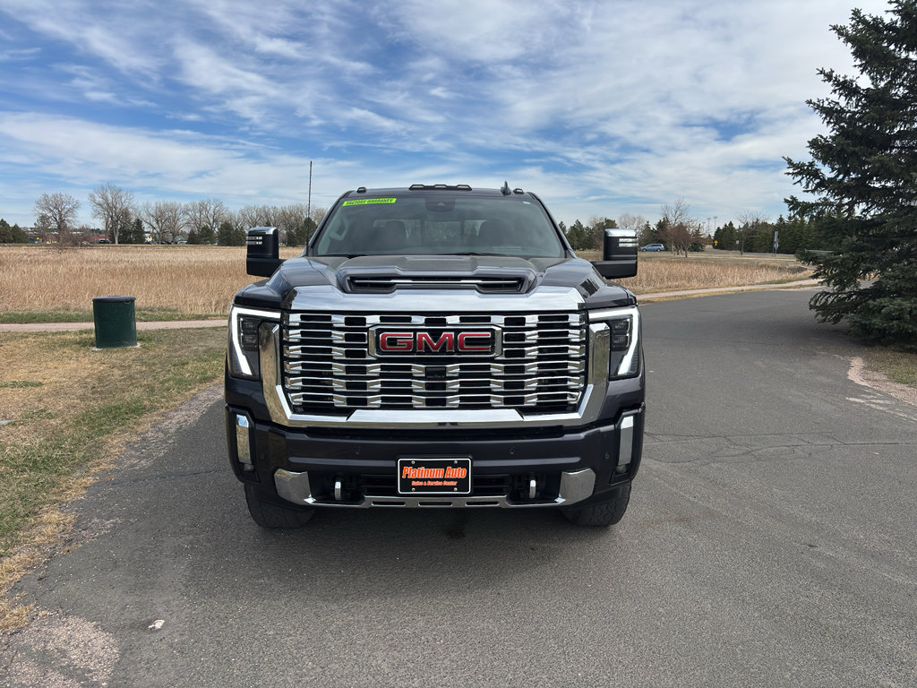 Used 2024 GMC Sierra 3500 Denali w/ Technology Package image 3