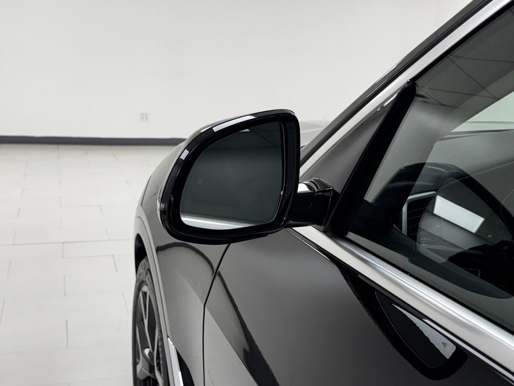 Used 2022 BMW X7 xDrive40i w/ Executive Package image 34