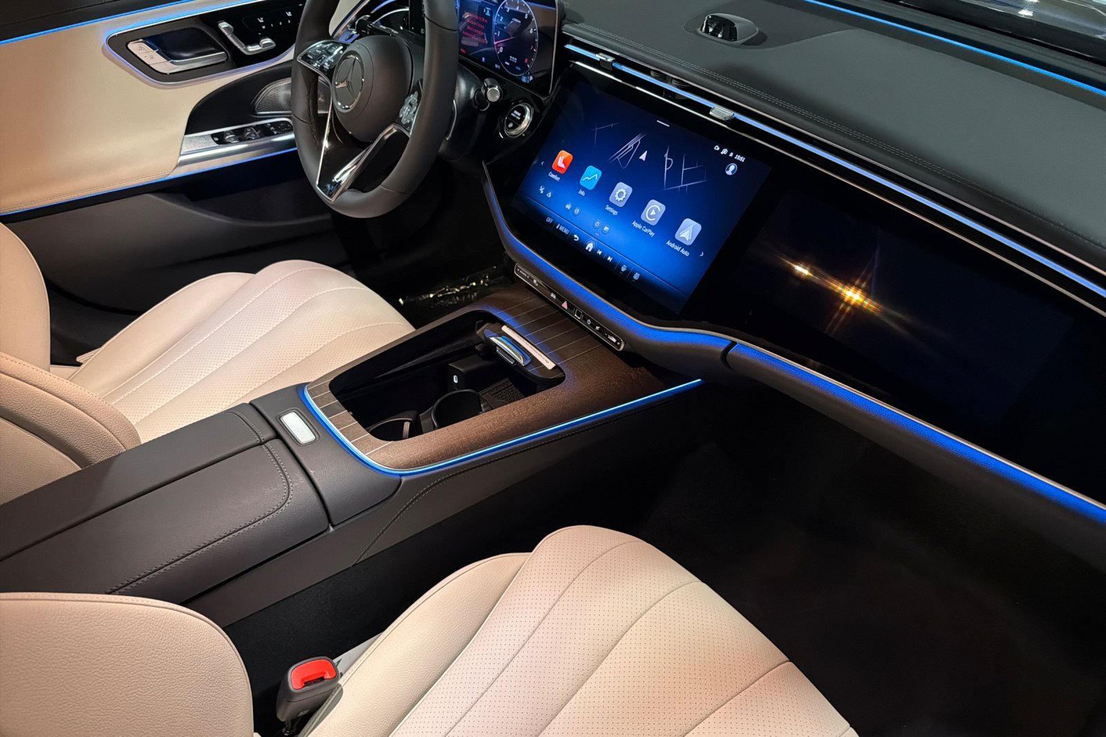 New 2027 Mercedes-Benz E 450 4MATIC Sedan image 14