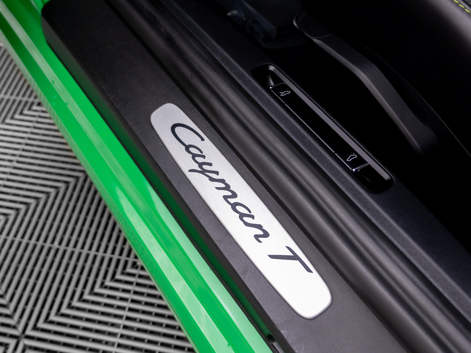 Certified 2021 Porsche 718 Cayman RWD image 15