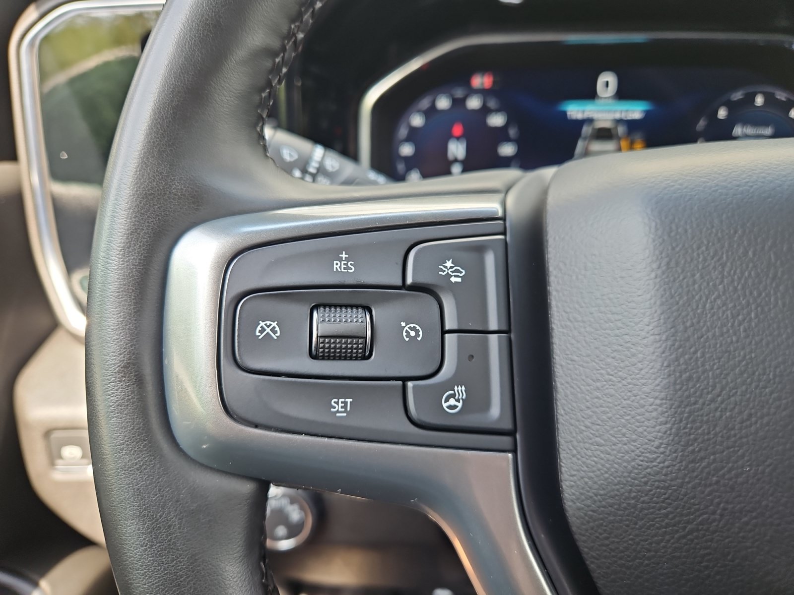 Used 2024 Chevrolet Silverado 1500 LT AWD/4WD image 24