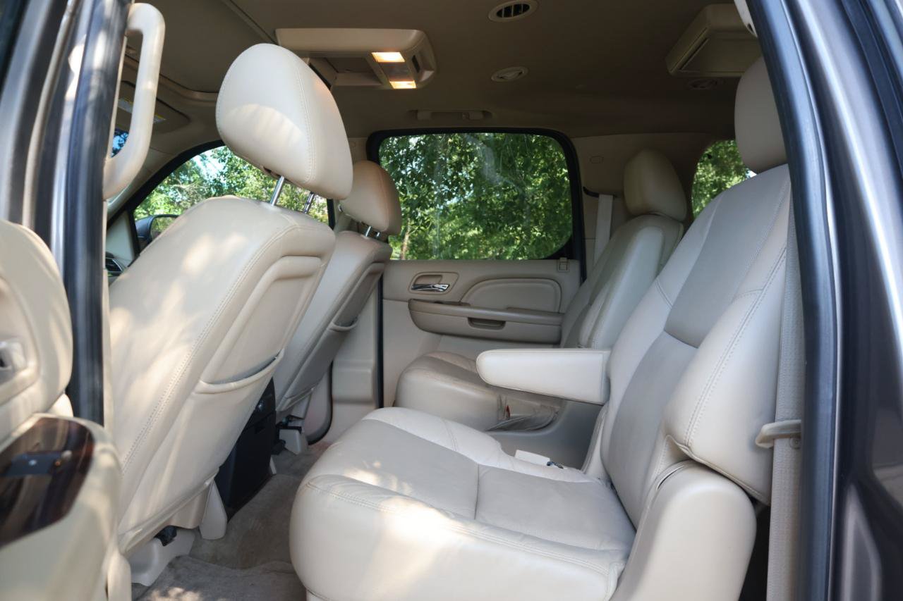 Used 2012 Cadillac Escalade ESV Premium AWD/4WD image 31