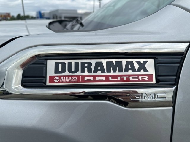 Used 2023 GMC Sierra 3500 SLT w/ SLT Preferred Package image 10