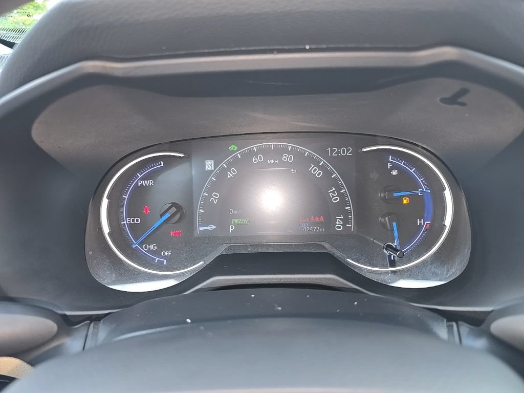 Used 2024 Toyota RAV4 LE AWD/4WD image 6