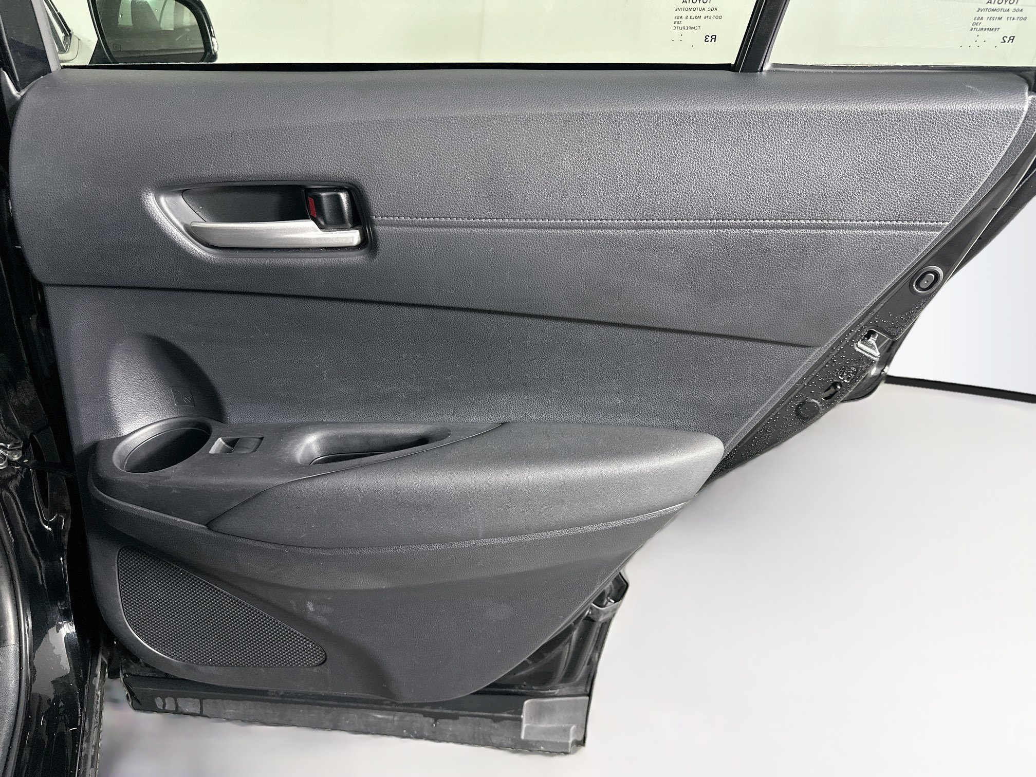 Used 2025 Toyota Corolla Cross XLE FWD image 30