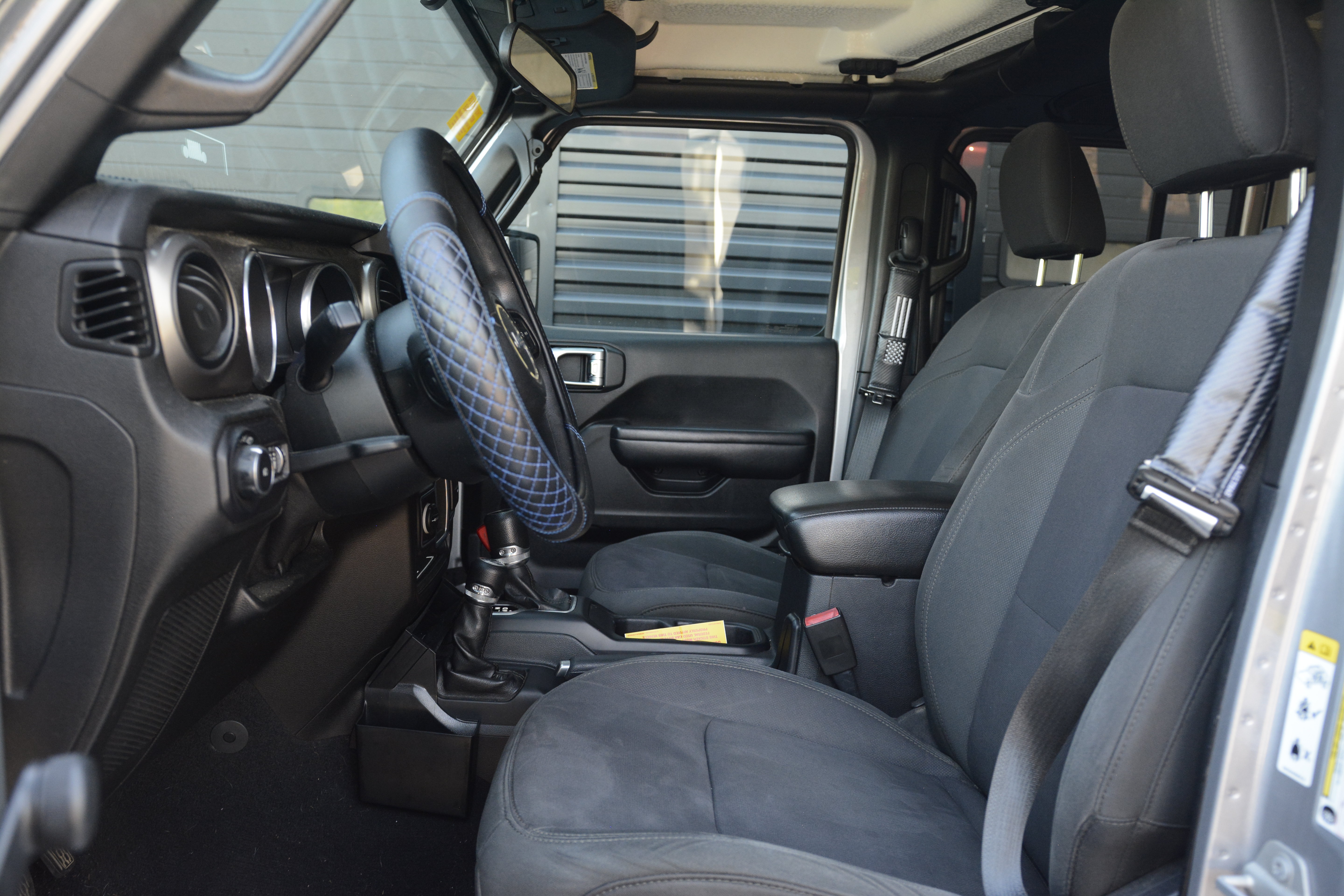 Used 2018 Jeep Wrangler Unlimited Sport AWD/4WD image 14