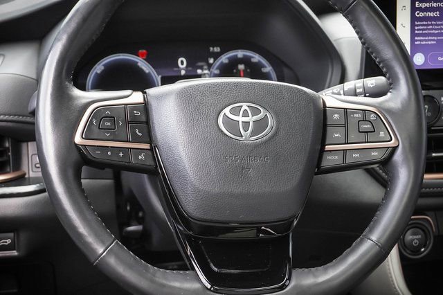 Used 2024 Toyota Grand Highlander AWD Hybrid image 13