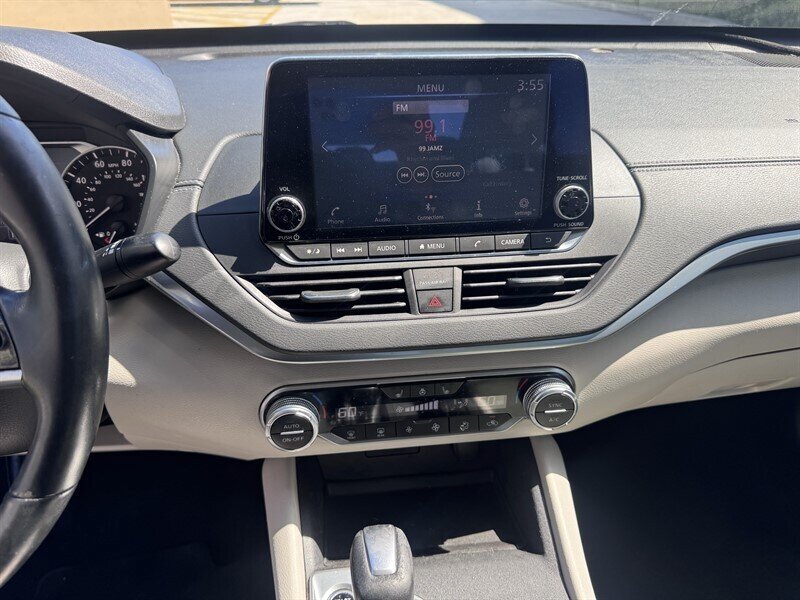 Used 2019 Nissan Altima 2.5 SV FWD image 10