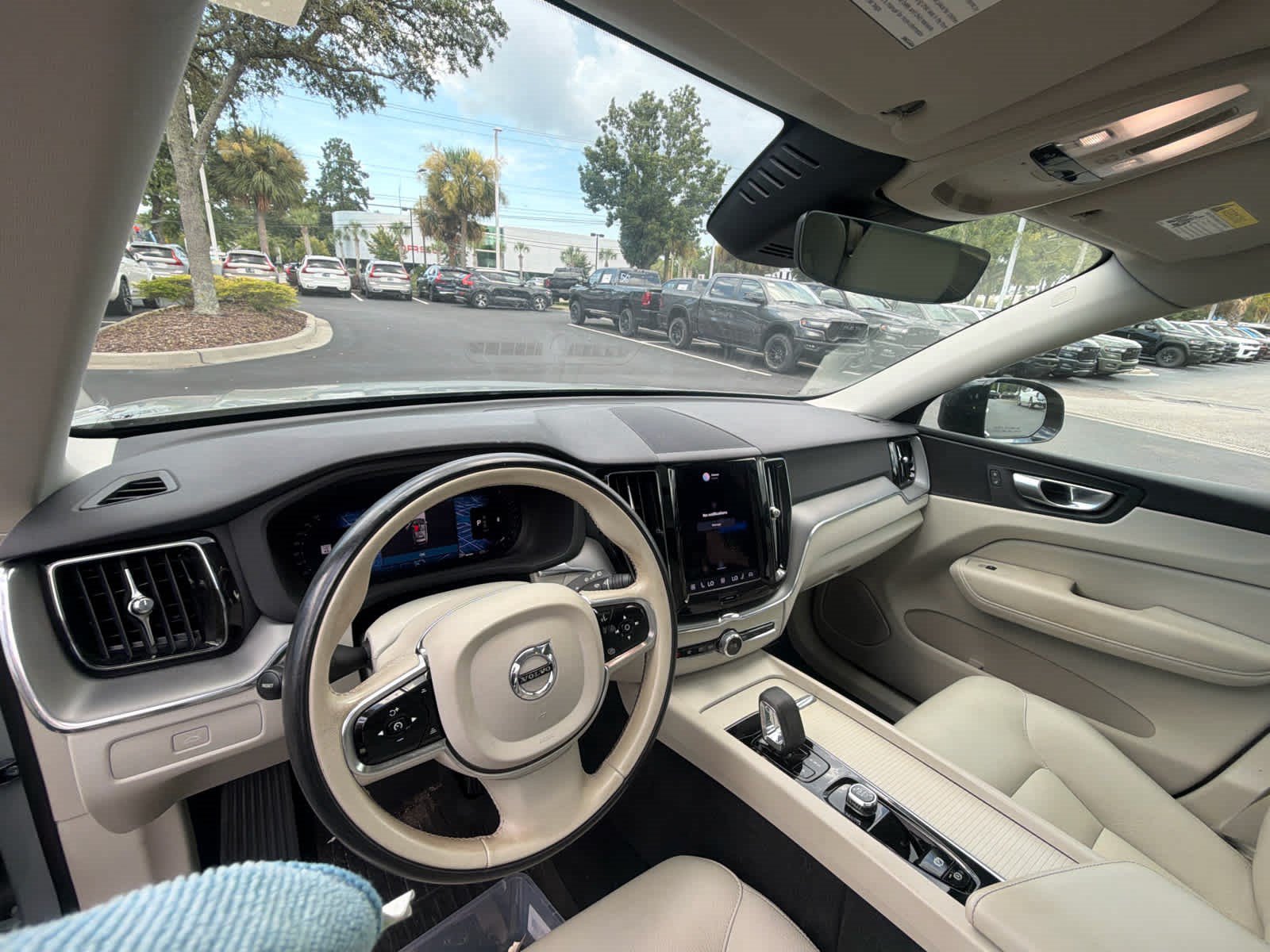 Certified 2024 Volvo XC60 B5 Core w/ Protection Package Premier AWD/4WD image 64