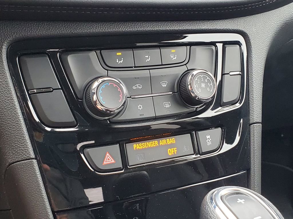 Used 2022 Buick Encore Preferred w/ Safety Package image 23