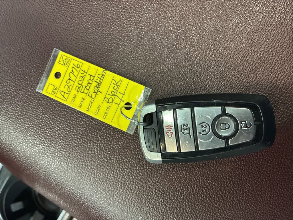 Used 2024 Ford Expedition Limited image 22