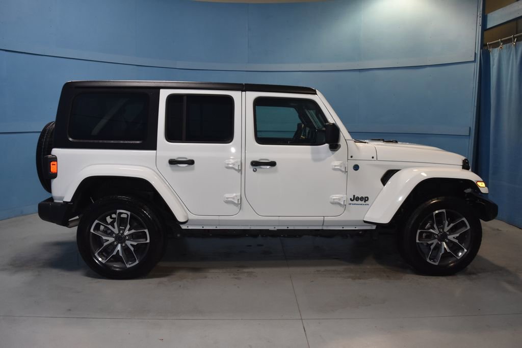 Used 2024 Jeep Wrangler Unlimited w/ Convenience Group image 20