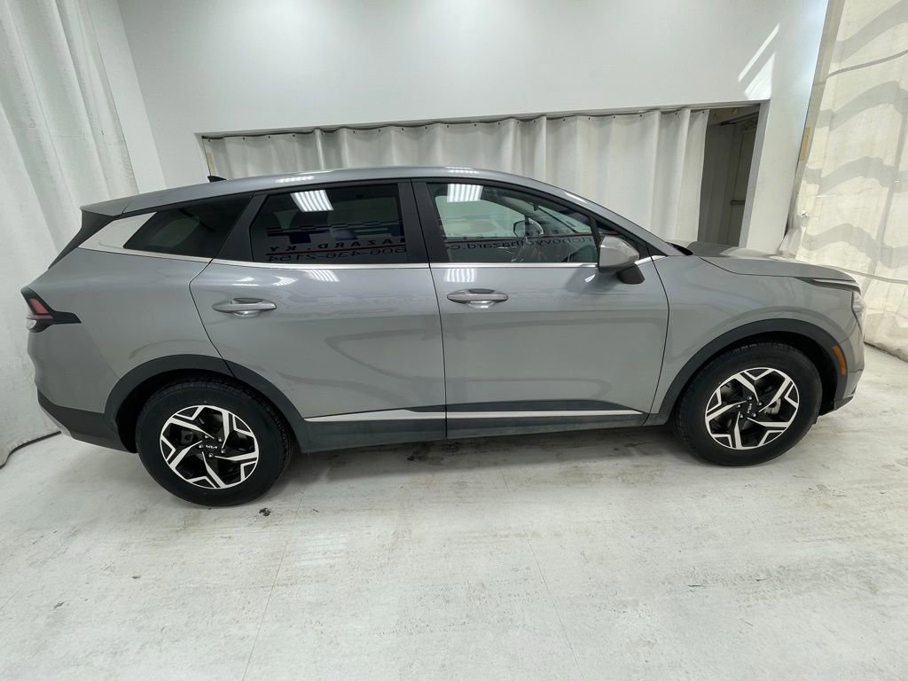 Used 2024 Kia Sportage LX image 4