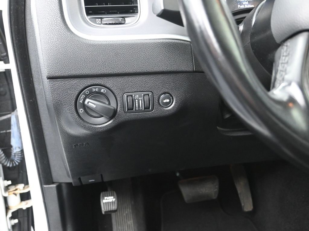 Used 2022 Dodge Charger SXT w/ Leather Interior Group image 12