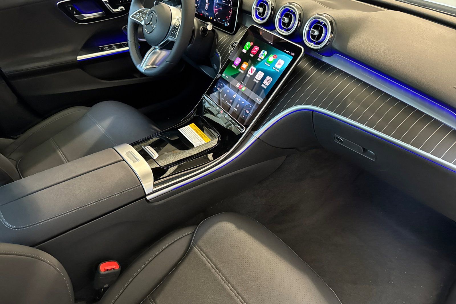 New 2025 Mercedes-Benz C 300 4MATIC Sedan image 18