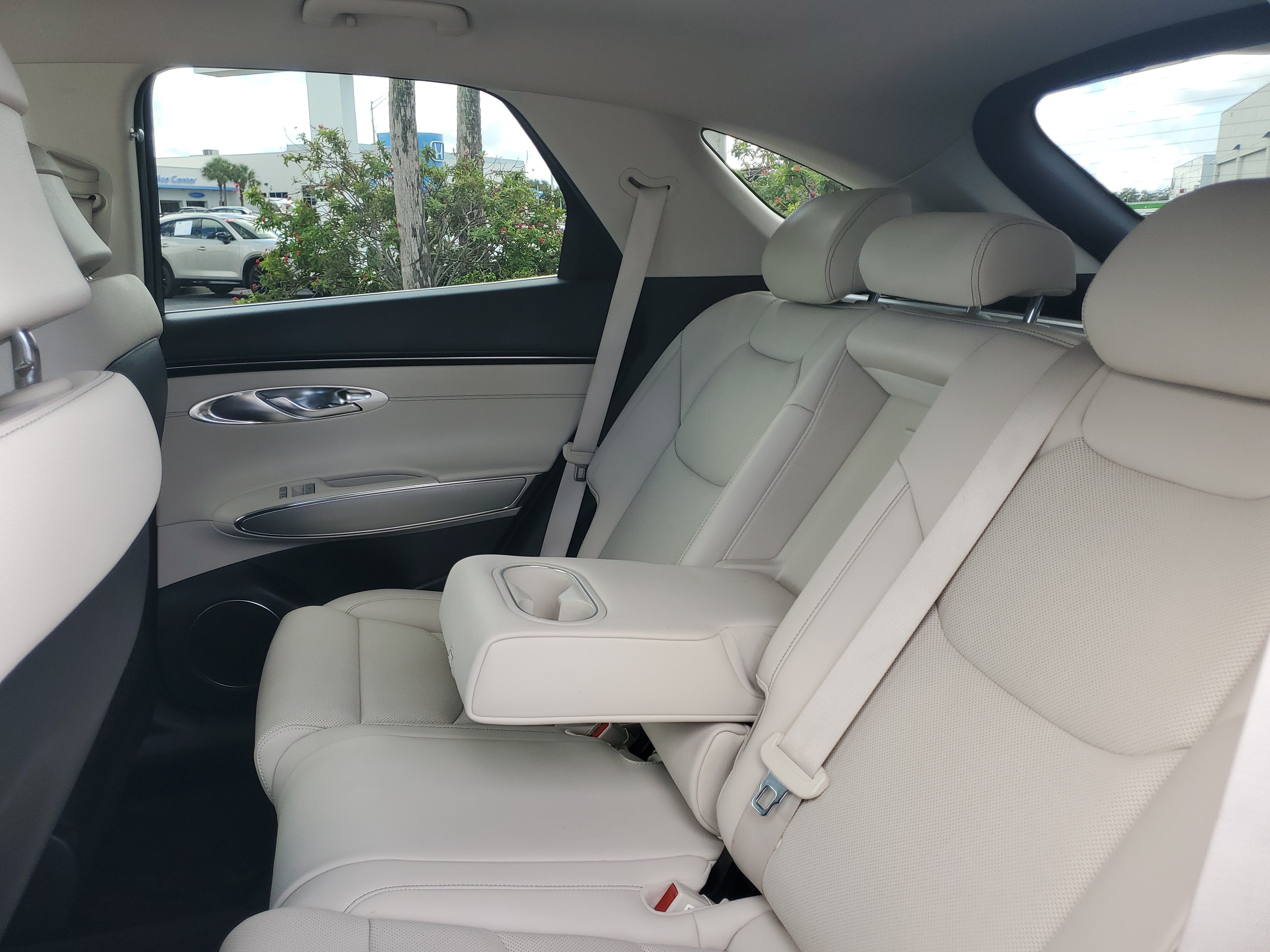 Used 2023 Genesis GV70 2.5T w/ Select Package AWD/4WD image 13