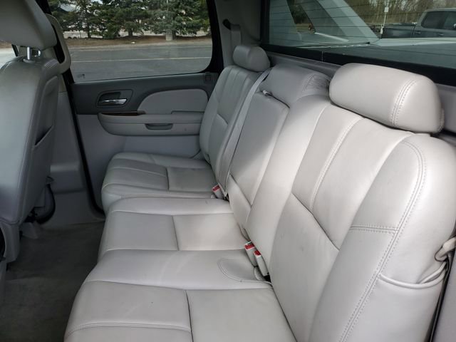 Used 2013 Chevrolet Avalanche LT image 21