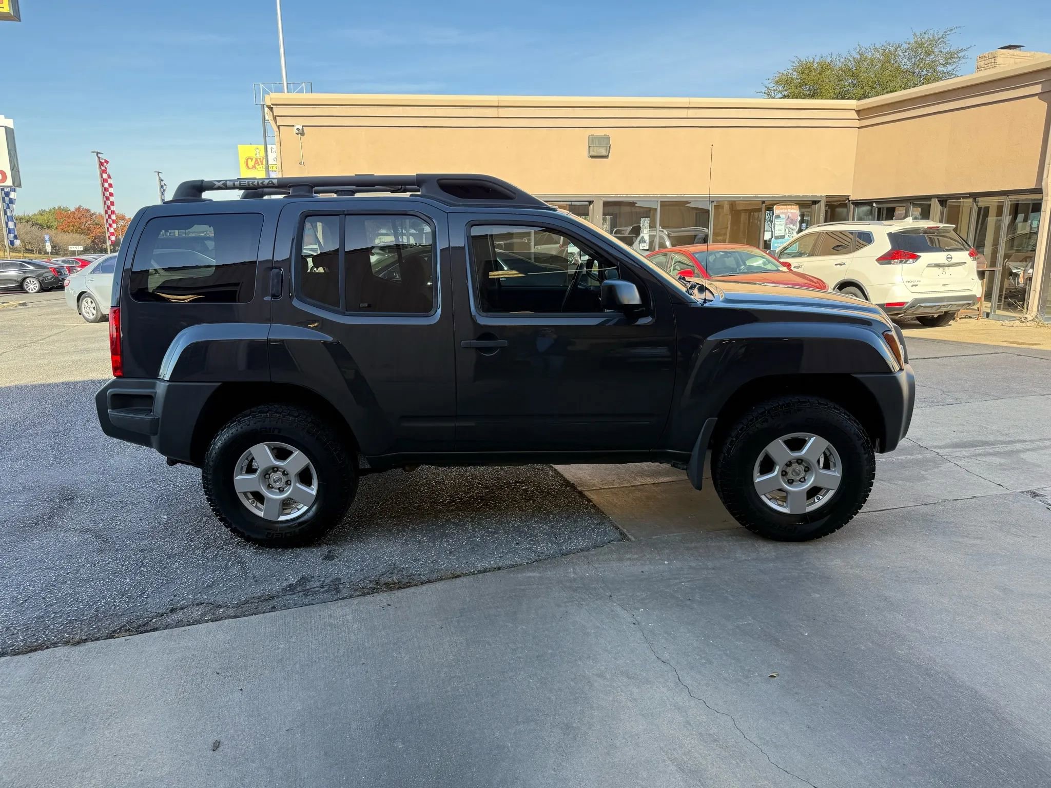 Used 2008 Nissan Xterra S w/ Tow Pkg image 4