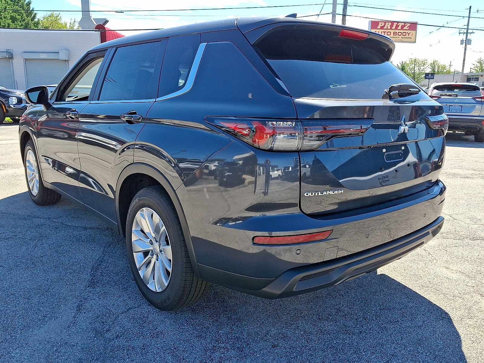 New 2026 Mitsubishi Outlander ES AWD/4WD image 5