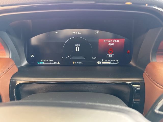 Used 2023 Lincoln Nautilus Reserve w/ Equipment Group 201A image 17