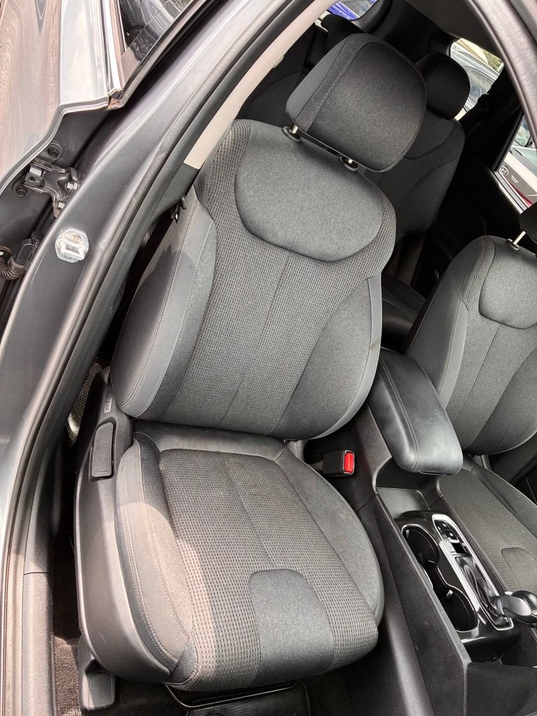 Used 2019 Hyundai Santa Fe SEL FWD image 20