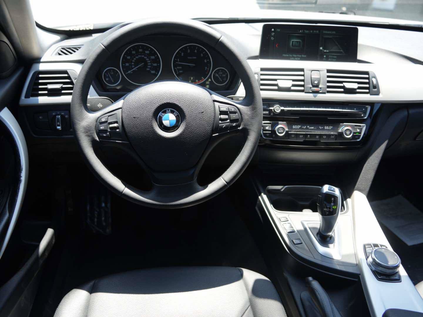 Used 2018 BMW 320i Sedan w/ Convenience Package RWD image 7