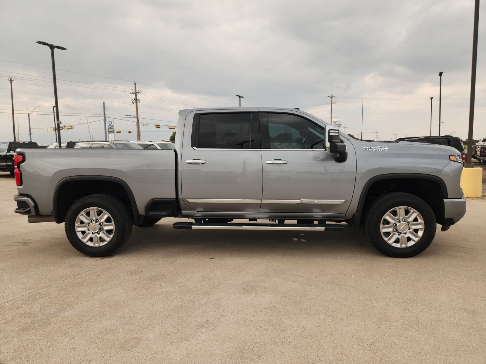 Used 2025 Chevrolet Silverado 2500 High Country w/ High Country Premium Package AWD/4WD image 7