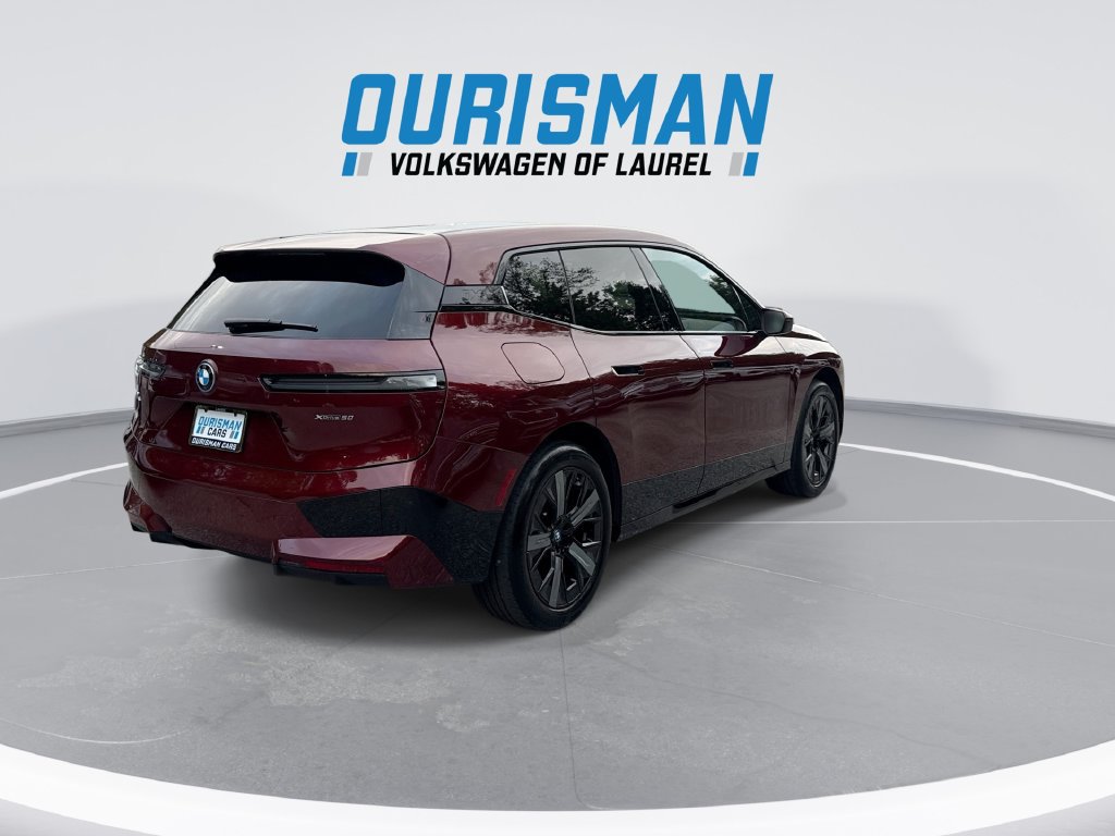 Used 2024 BMW iX xDrive50 w/ Sport Package AWD/4WD image 8