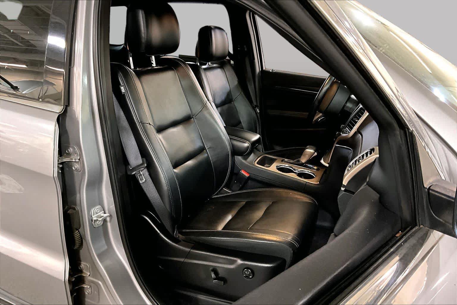Used 2017 Jeep Grand Cherokee Limited RWD image 9