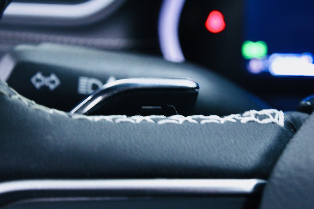 Used 2024 Jeep Grand Cherokee Limited w/ Black Appearance Package image 14