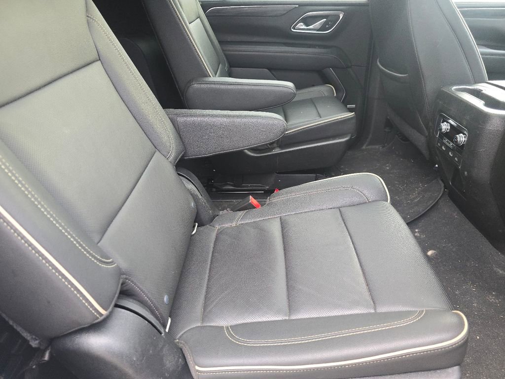 Used 2021 GMC Yukon XL SLT w/ Rear Media and Nav Package image 19