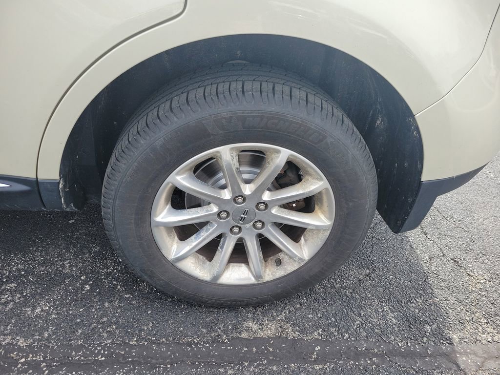 Used 2015 Lincoln MKX AWD w/ Equipment Group 101A image 25