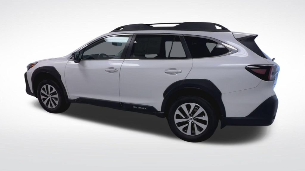 Used 2024 Subaru Outback Premium AWD/4WD image 6