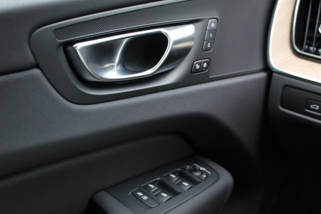 New 2026 Volvo XC60 B5 Plus w/ Protection Package Premier image 23