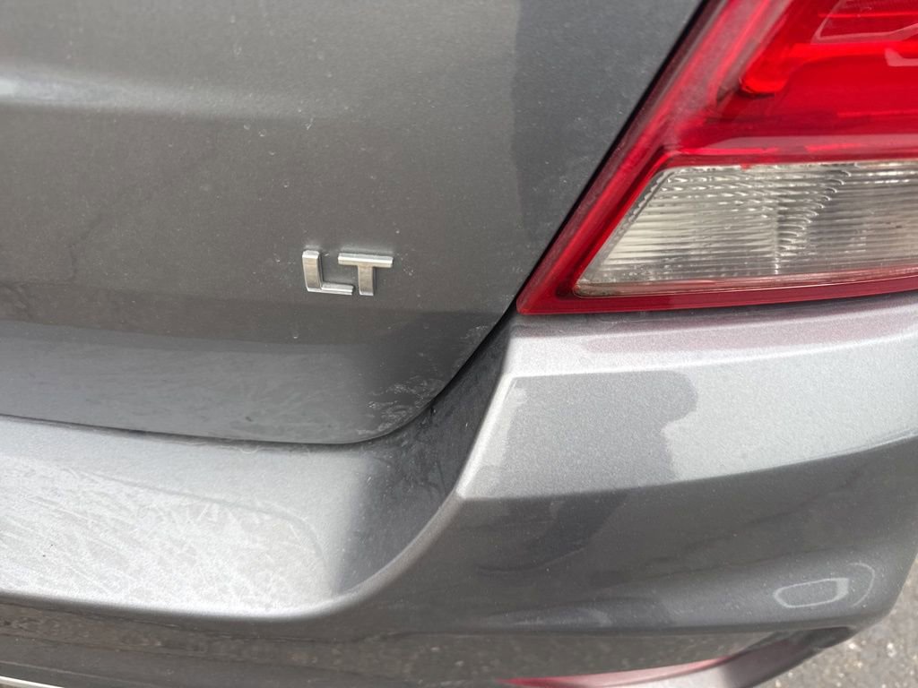 Used 2020 Chevrolet Trax LT w/ LT Convenience Package image 5