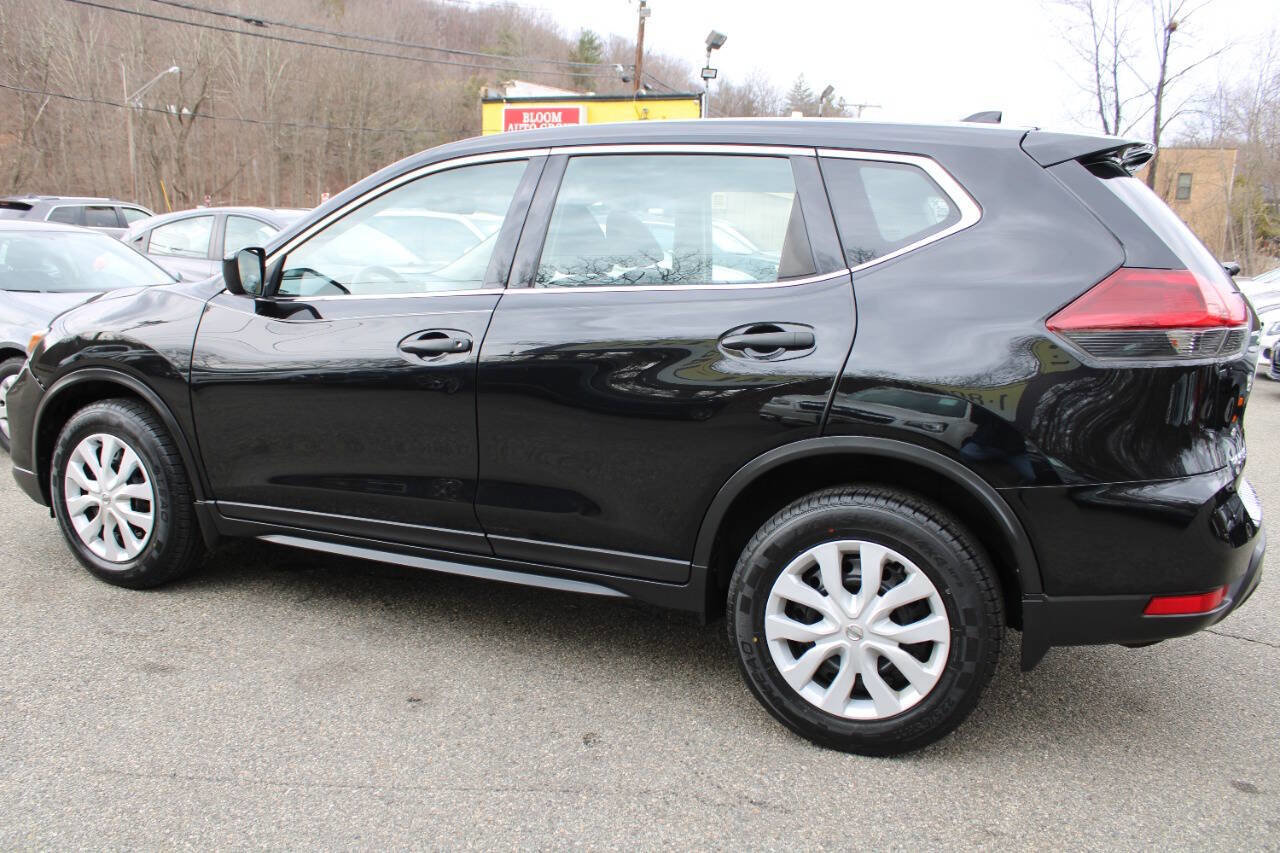 Used 2018 Nissan Rogue S image 11