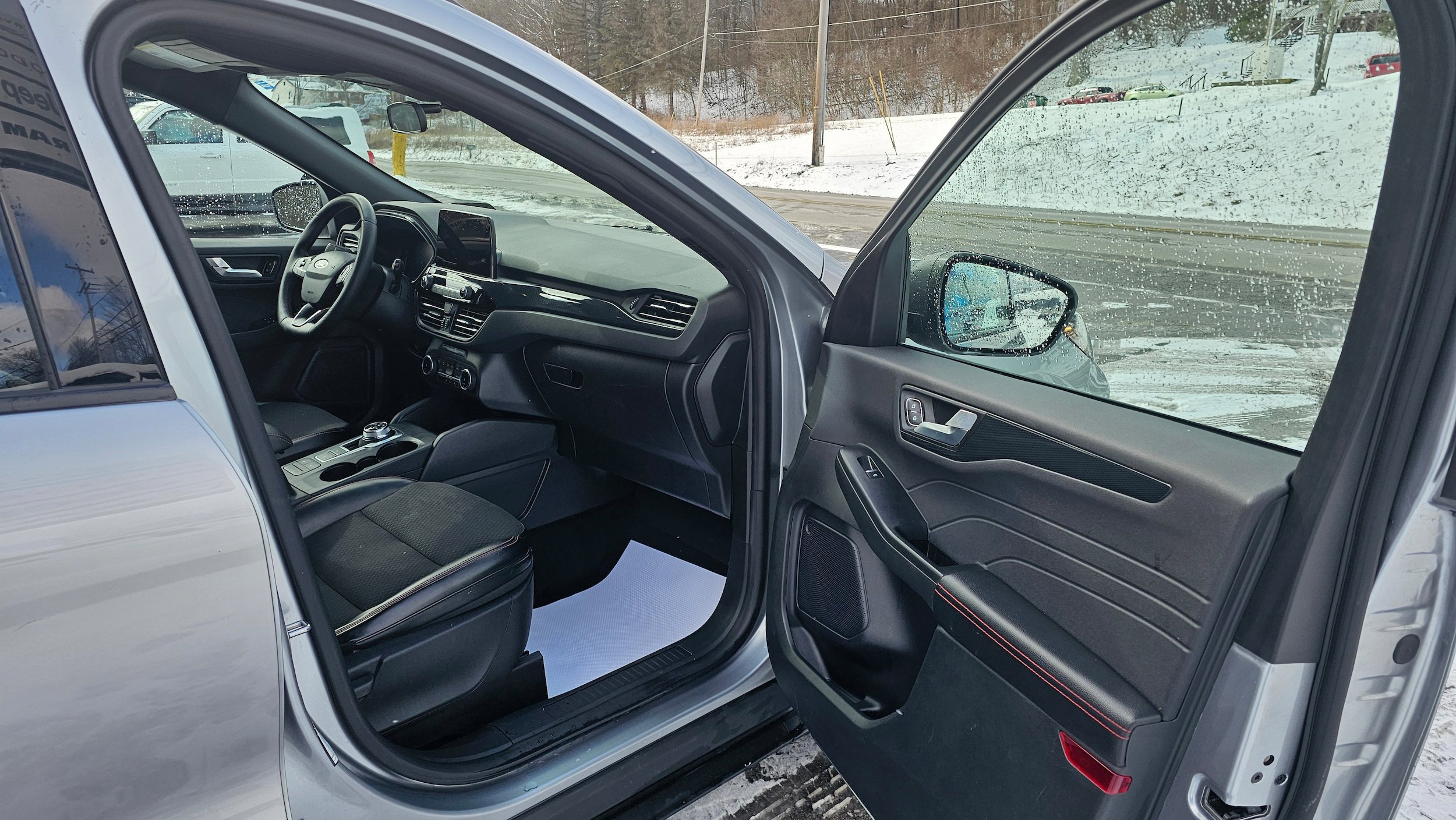 Used 2024 Ford Escape ST-Line image 9