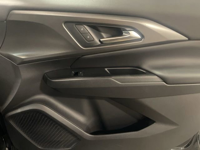 New 2026 Chevrolet Equinox EV LT w/ Comfort Package image 40