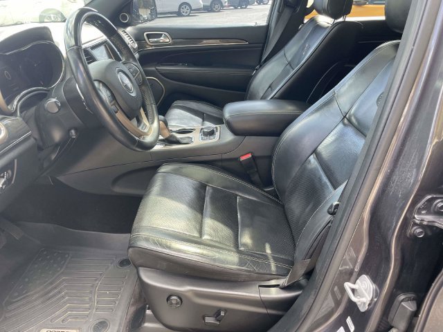 Used 2017 Jeep Grand Cherokee Overland AWD/4WD image 15