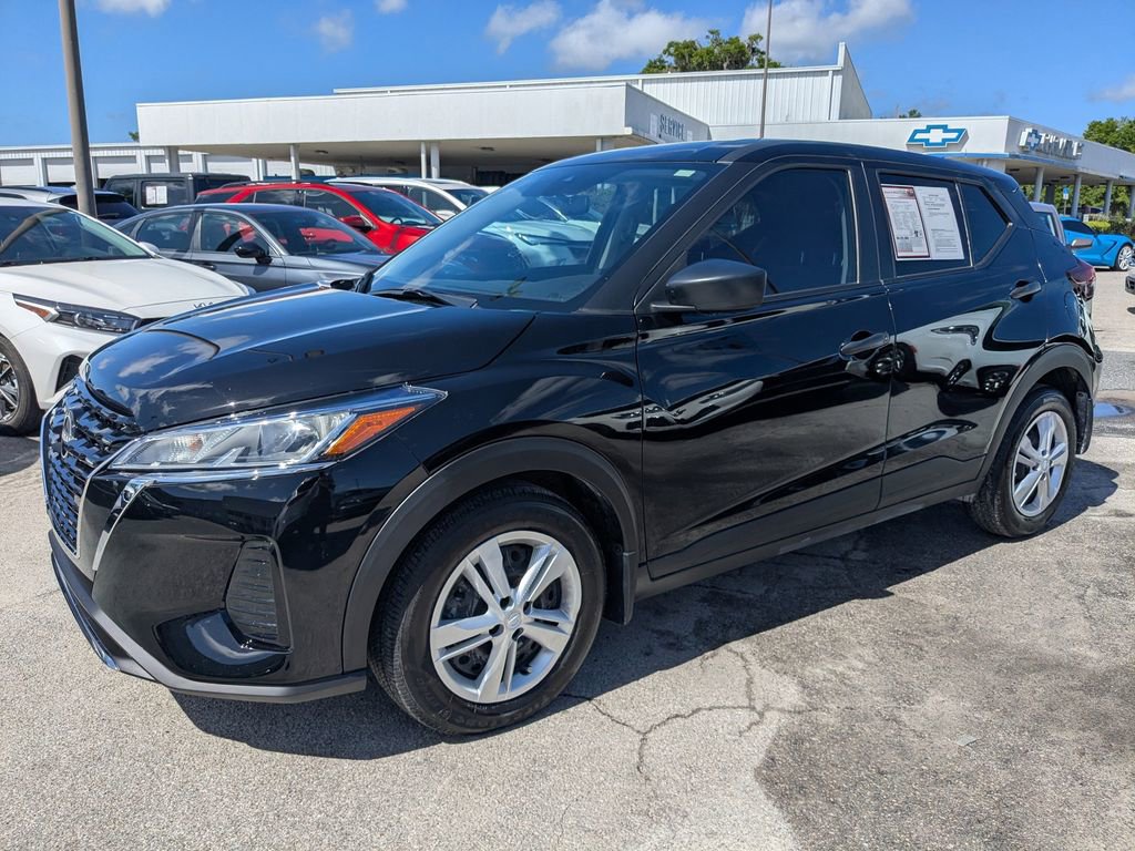 Used 2025 Nissan Kicks Play S image 5