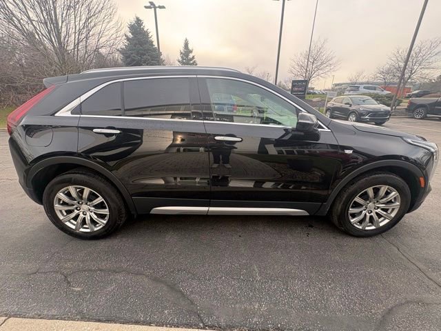 Used 2022 Cadillac XT4 Premium Luxury w/ Enhanced Visibility Package image 4
