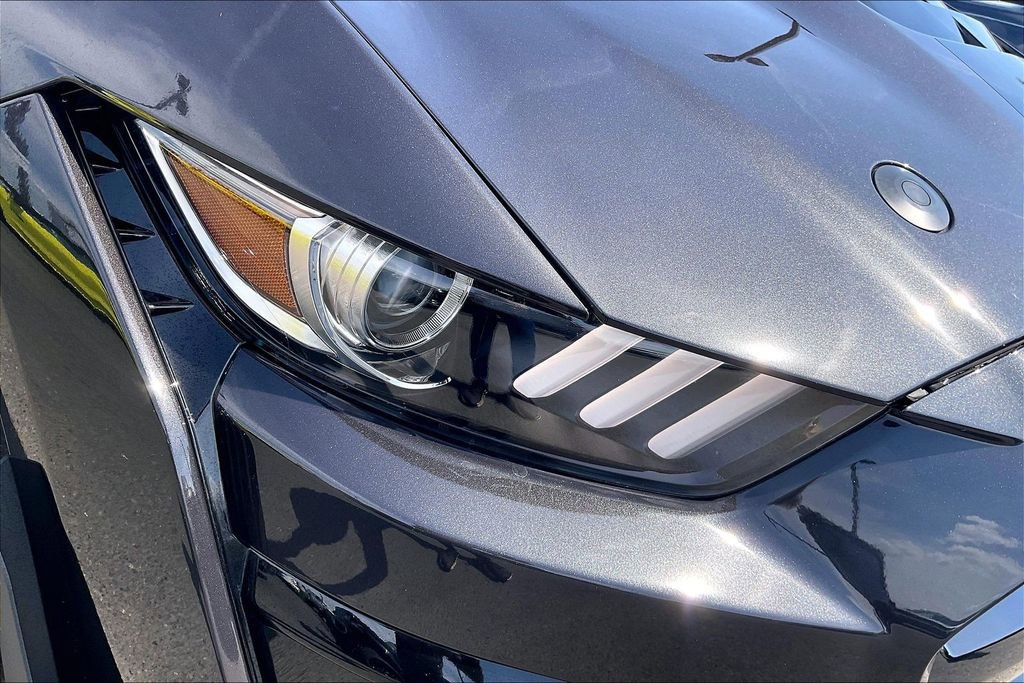 Used 2022 Ford Mustang Shelby GT500 w/ Carbon Fiber Track Pack image 32