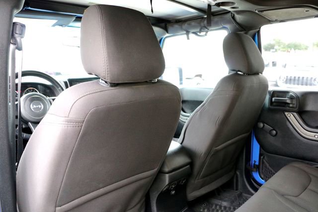 Used 2015 Jeep Wrangler Unlimited Willys image 21