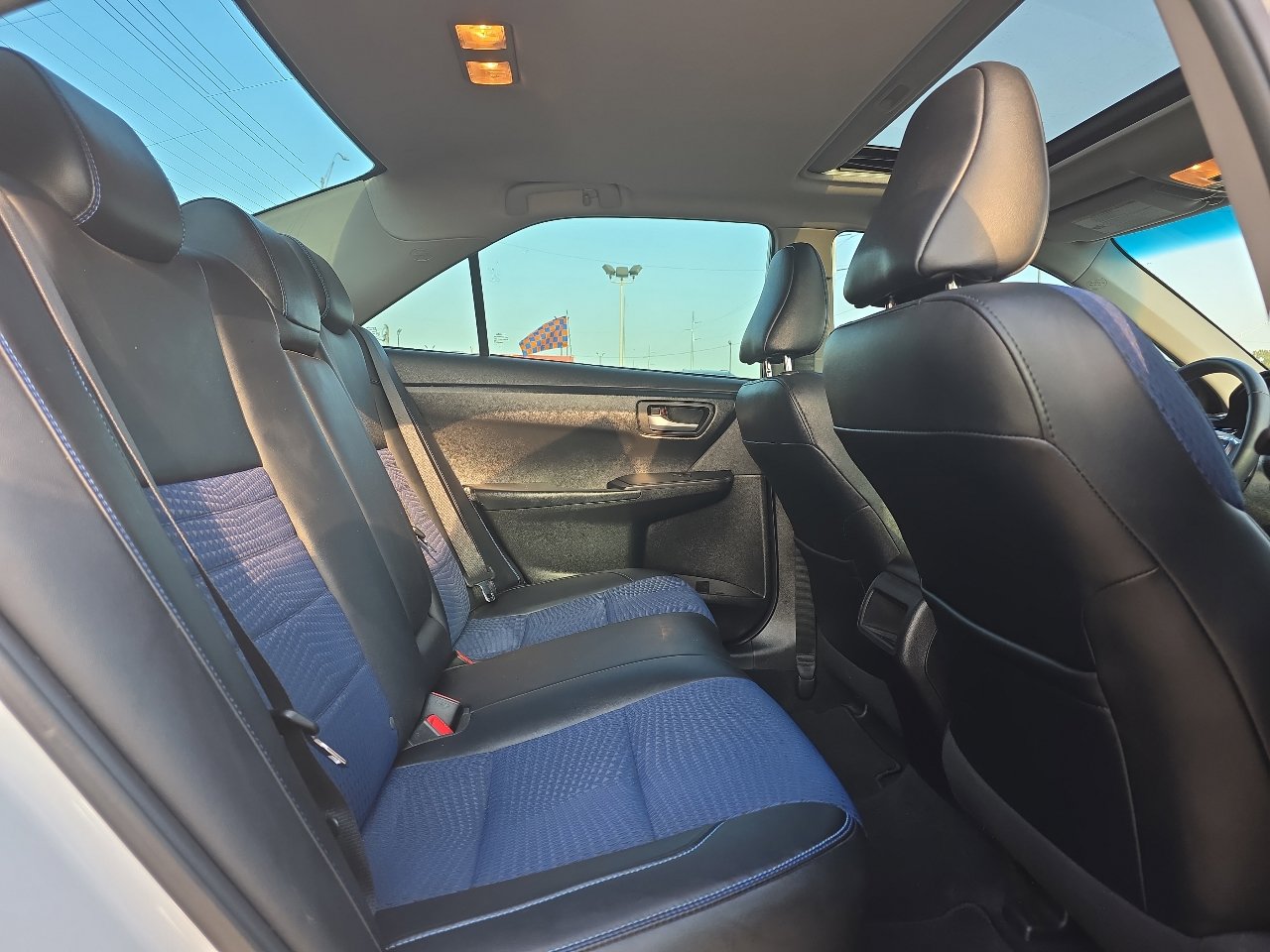 Used 2016 Toyota Camry SE image 23